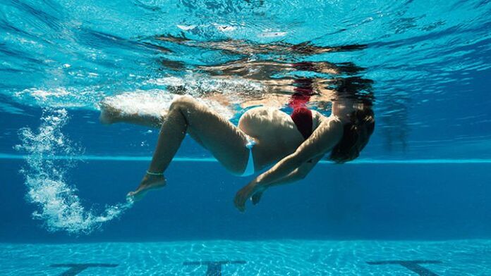 Swimming is a method for preventing and treating varicose veins during pregnancy
